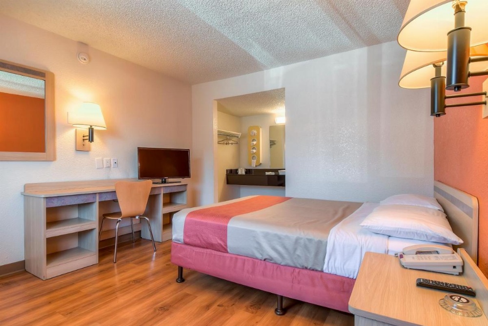 Motel 6 Los Angeles -Hacienda Heights